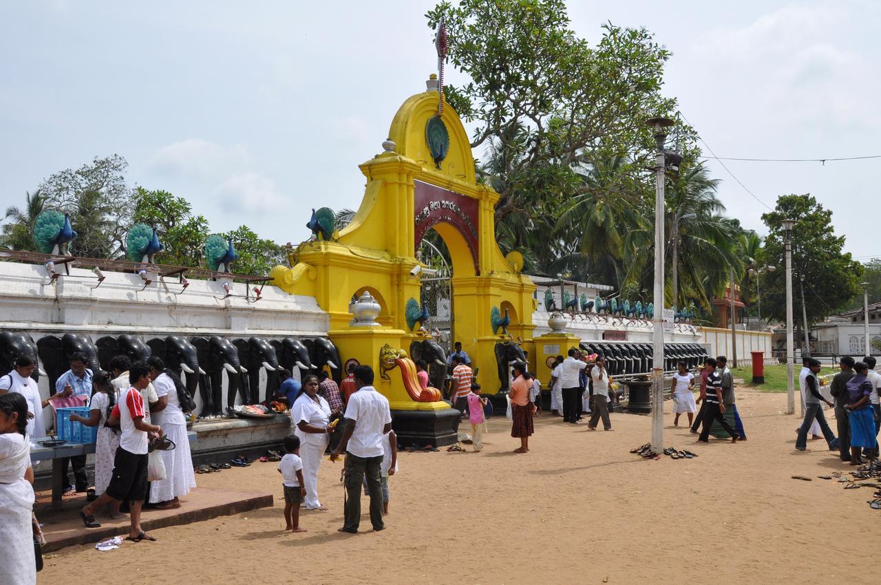 Hotel Camorich Tissamaharama Exterior photo