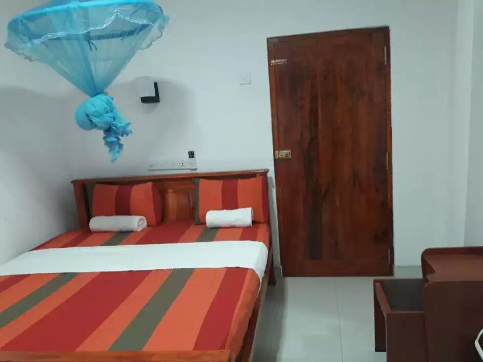 Hotel Camorich Tissamaharama Exterior photo