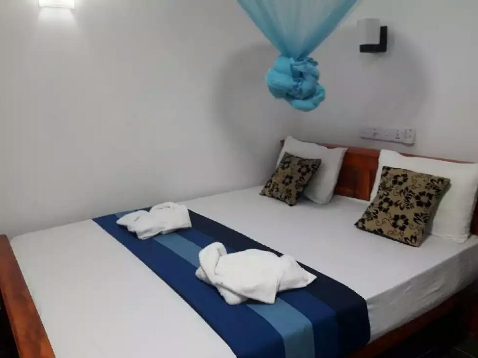 Hotel Camorich Tissamaharama Exterior photo
