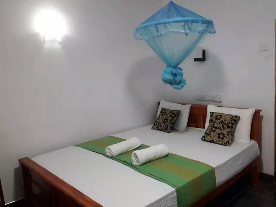 Hotel Camorich Tissamaharama Exterior photo